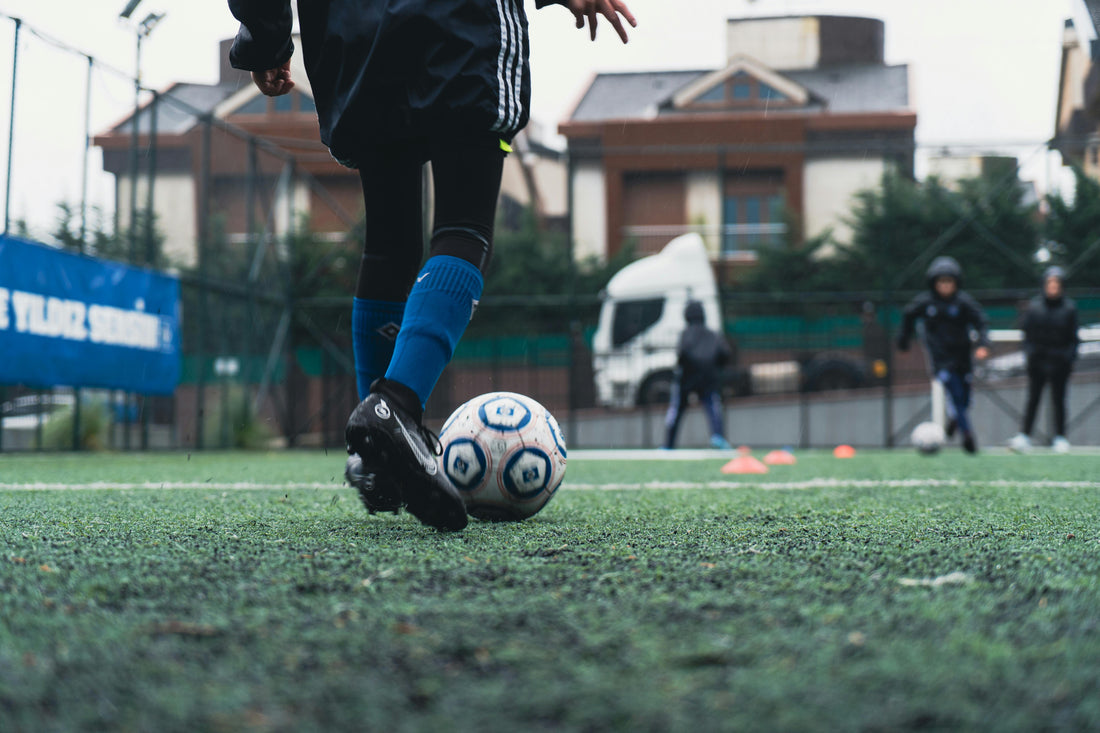 Dribbling Übungen für Kinder: 5 einfache Übungen für zuhause