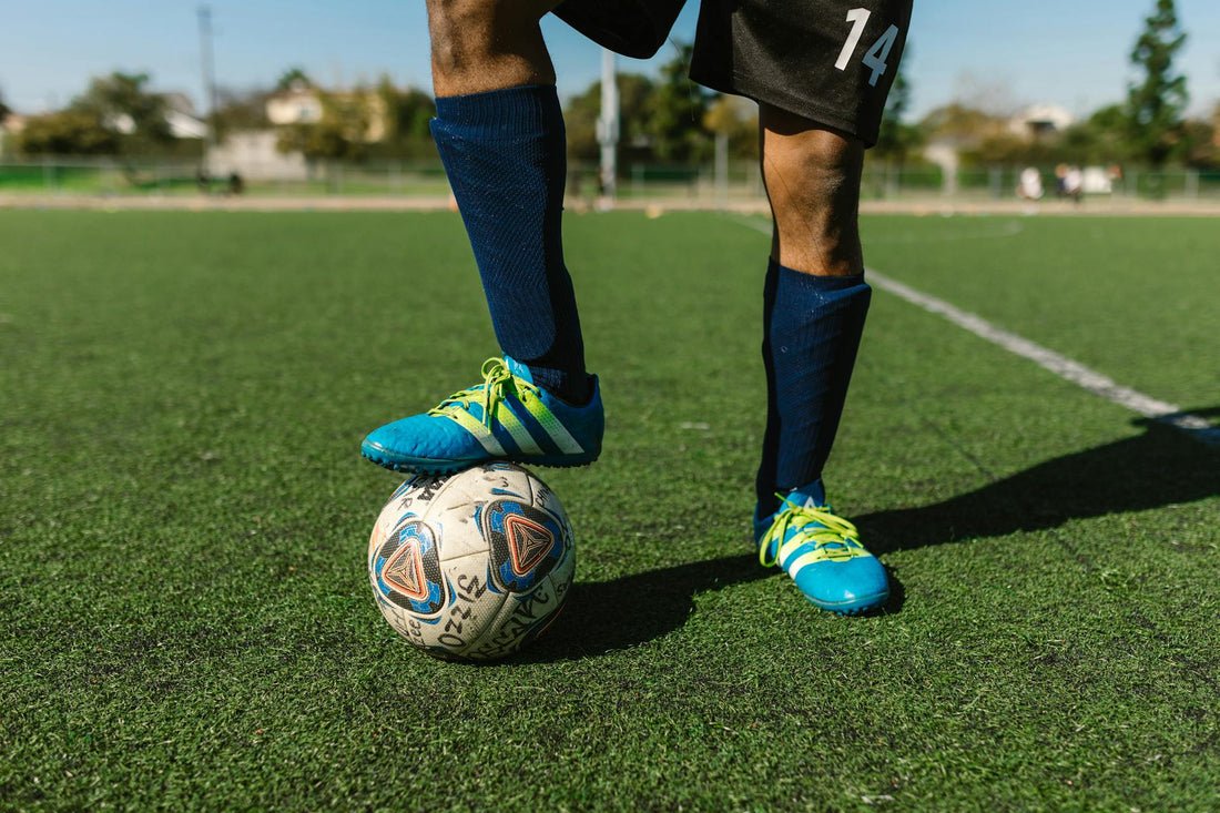 Ballkontrolle im Fußball für Kinder und Jugendliche: 5 einfache Übungen für zuhause